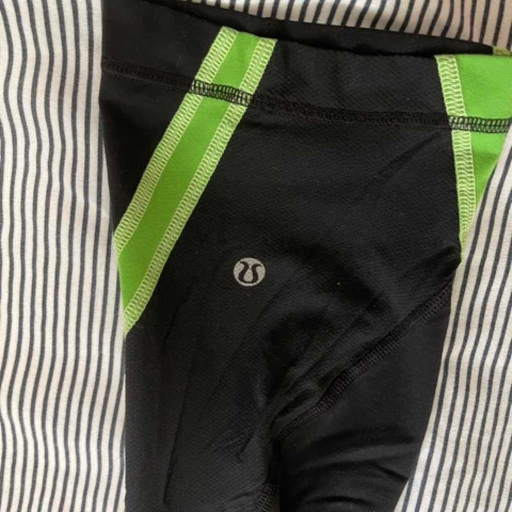 Lululemon Workout / Yoga Pants / leggings- L